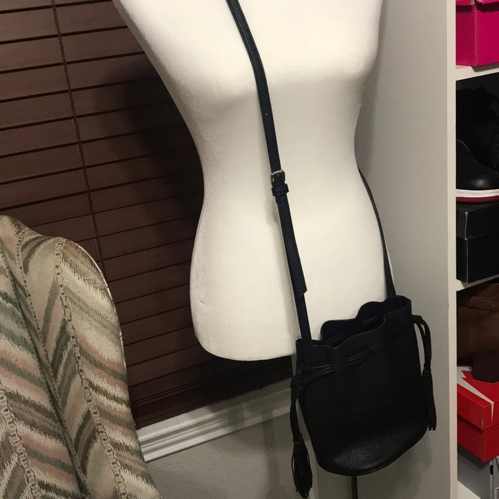 Black crossbody purse